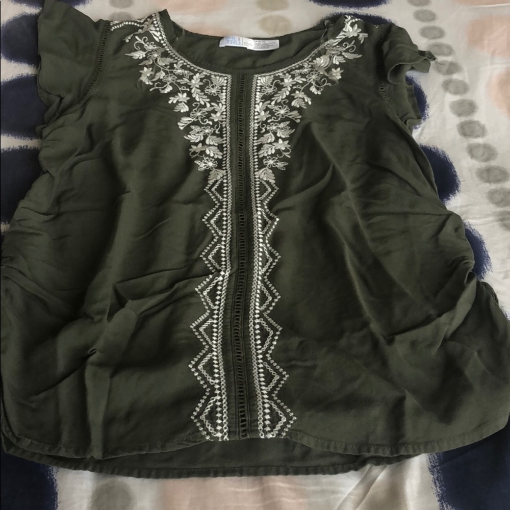 Adorable green khaki 👚